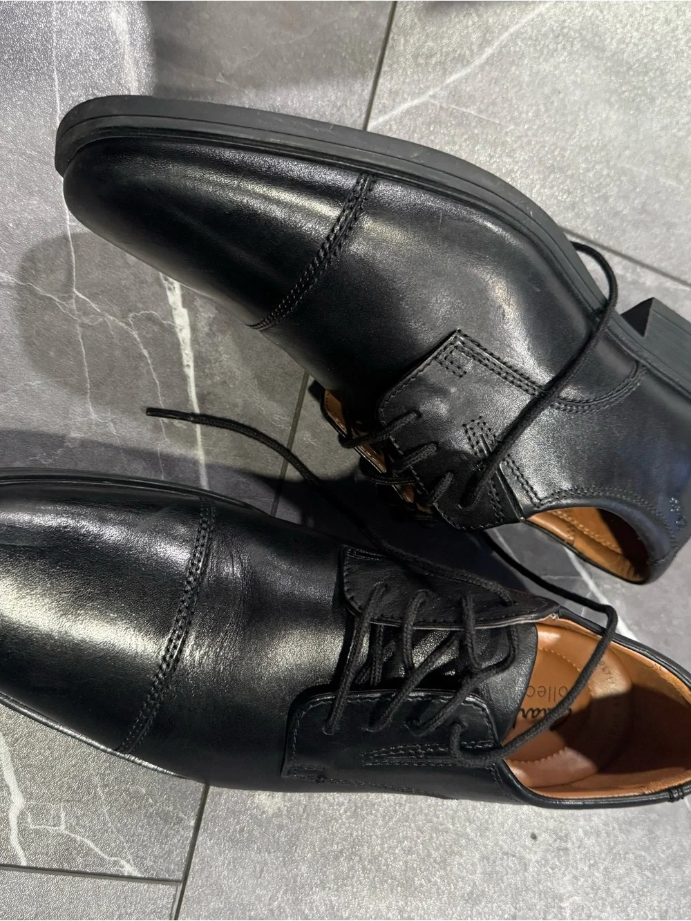 Clarks Black Leather Lace-Up Cap-Toe Derbys